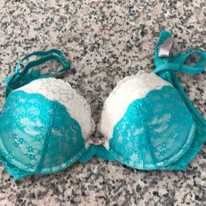 Lace Victoria secret 36b